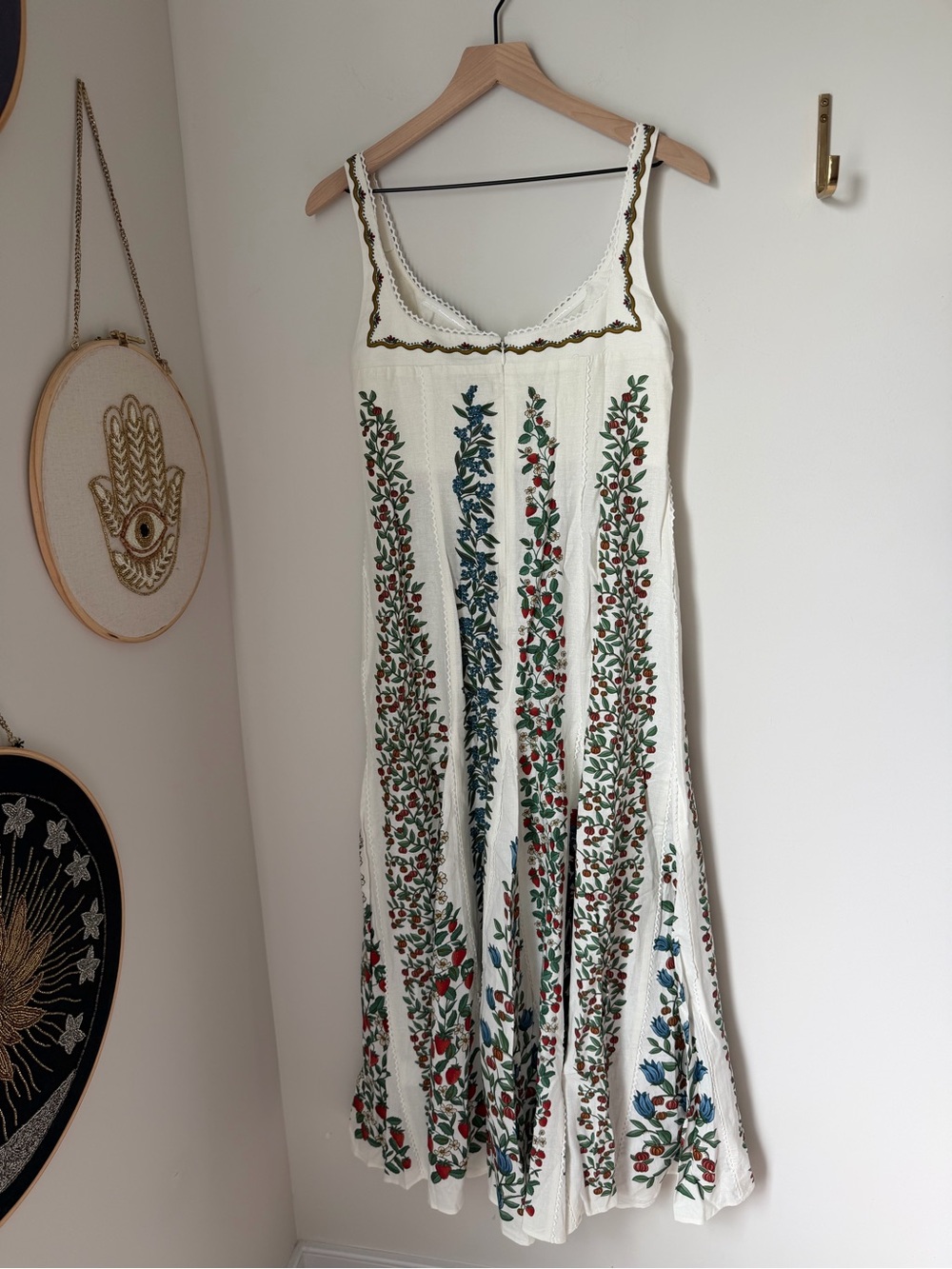 FARM Rio Cream fruit floral print sleeveless Maxi Dress - Picture 9 of 12